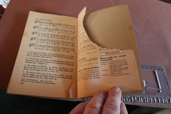 Buch - Kameraden, laßt uns singen - Neue Soldatenlieder  1942 - Voggenreiter Verlag